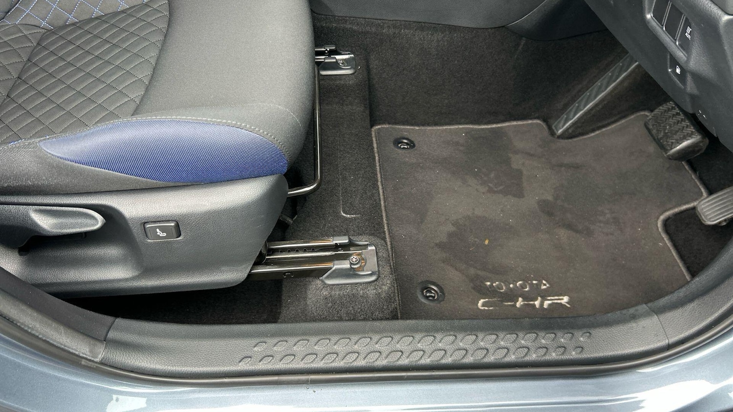 Used Toyota C-HR 2020 for sale - 76886150: Photo 41