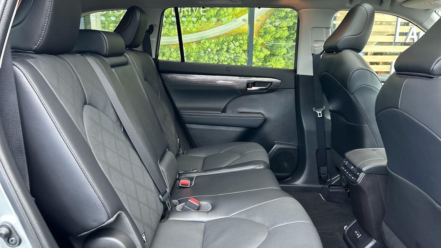 Used Toyota Highlander 2022 for sale - 76659248: Photo 16