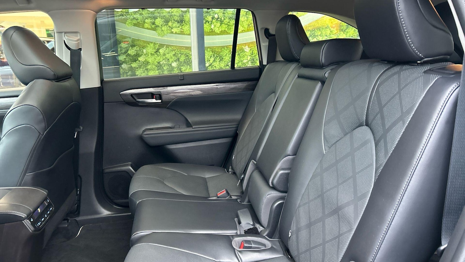 Used Toyota Highlander 2022 for sale - 76659248: Photo 17