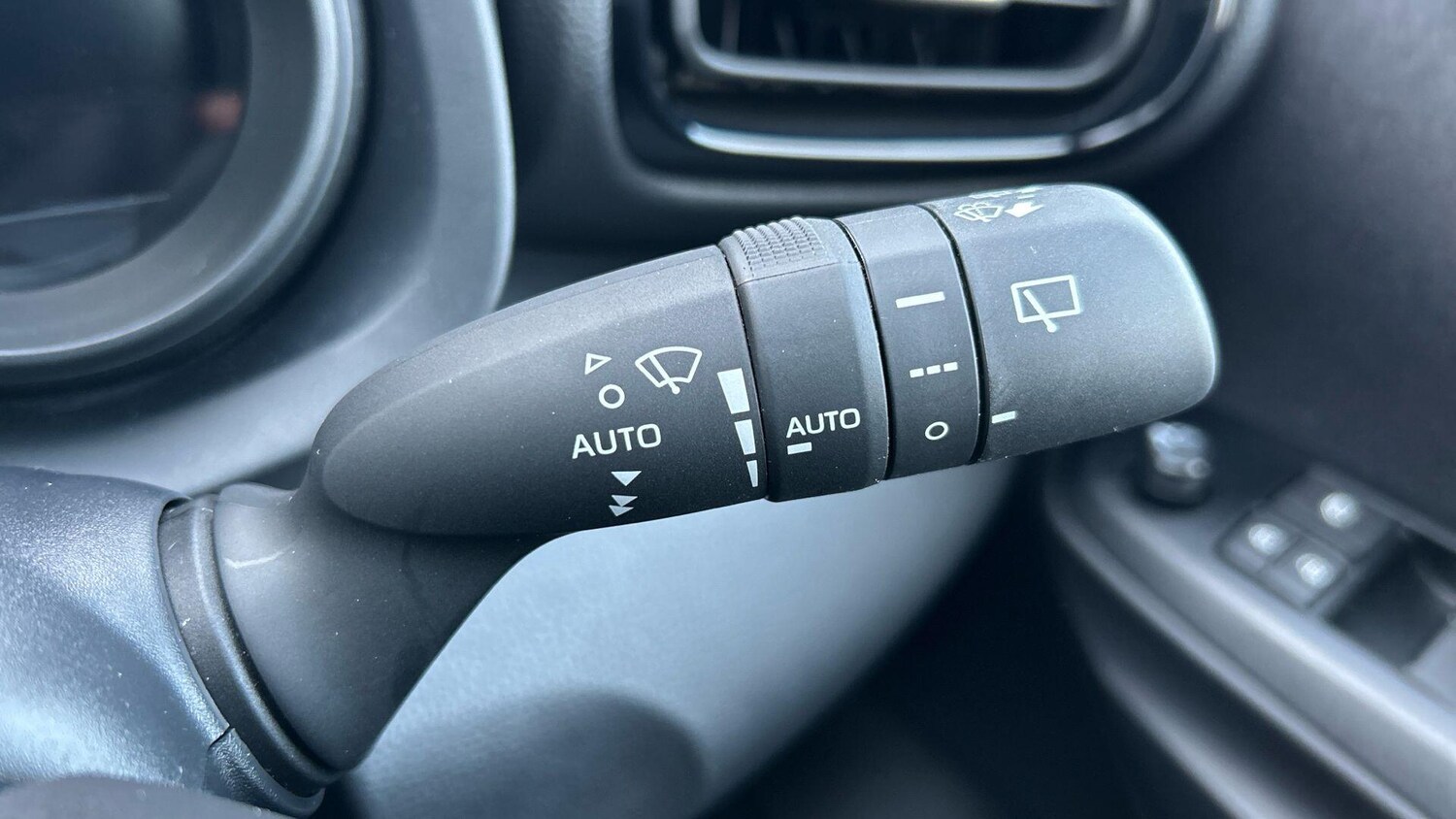 Used Toyota Yaris 2024 for sale - 77424641: Photo 35