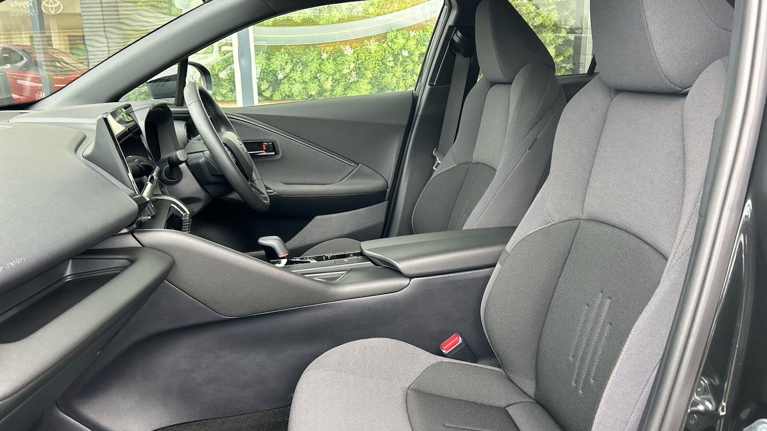 Used Toyota C-HR 2024 for sale - 76370162: Photo 16