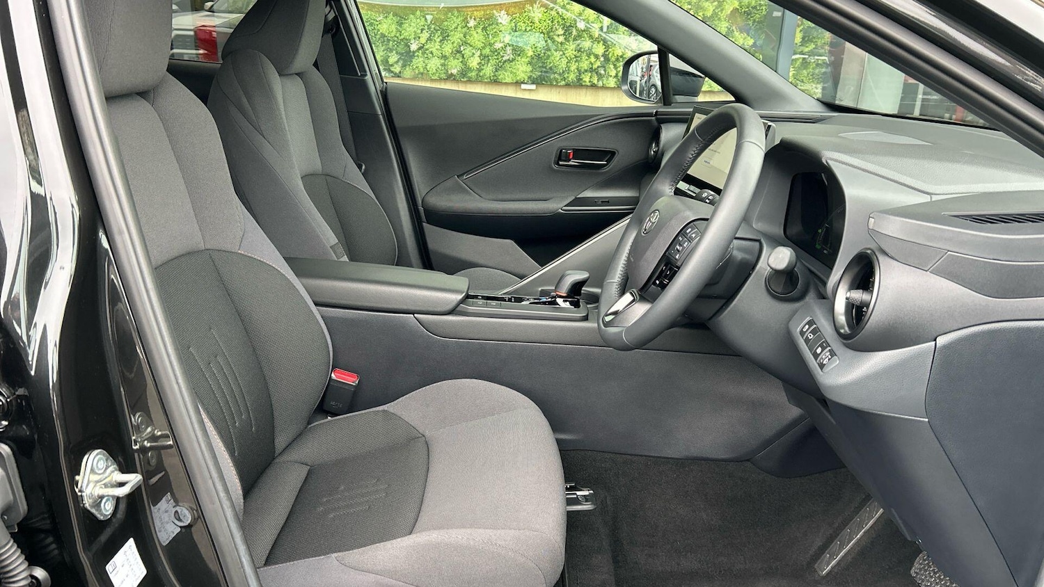 Used Toyota C-HR 2024 for sale - 76370162: Photo 17