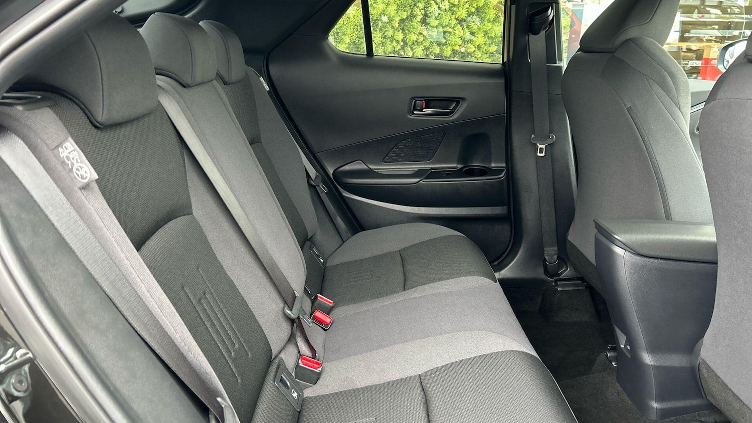 Used Toyota C-HR 2024 for sale - 76370162: Photo 18