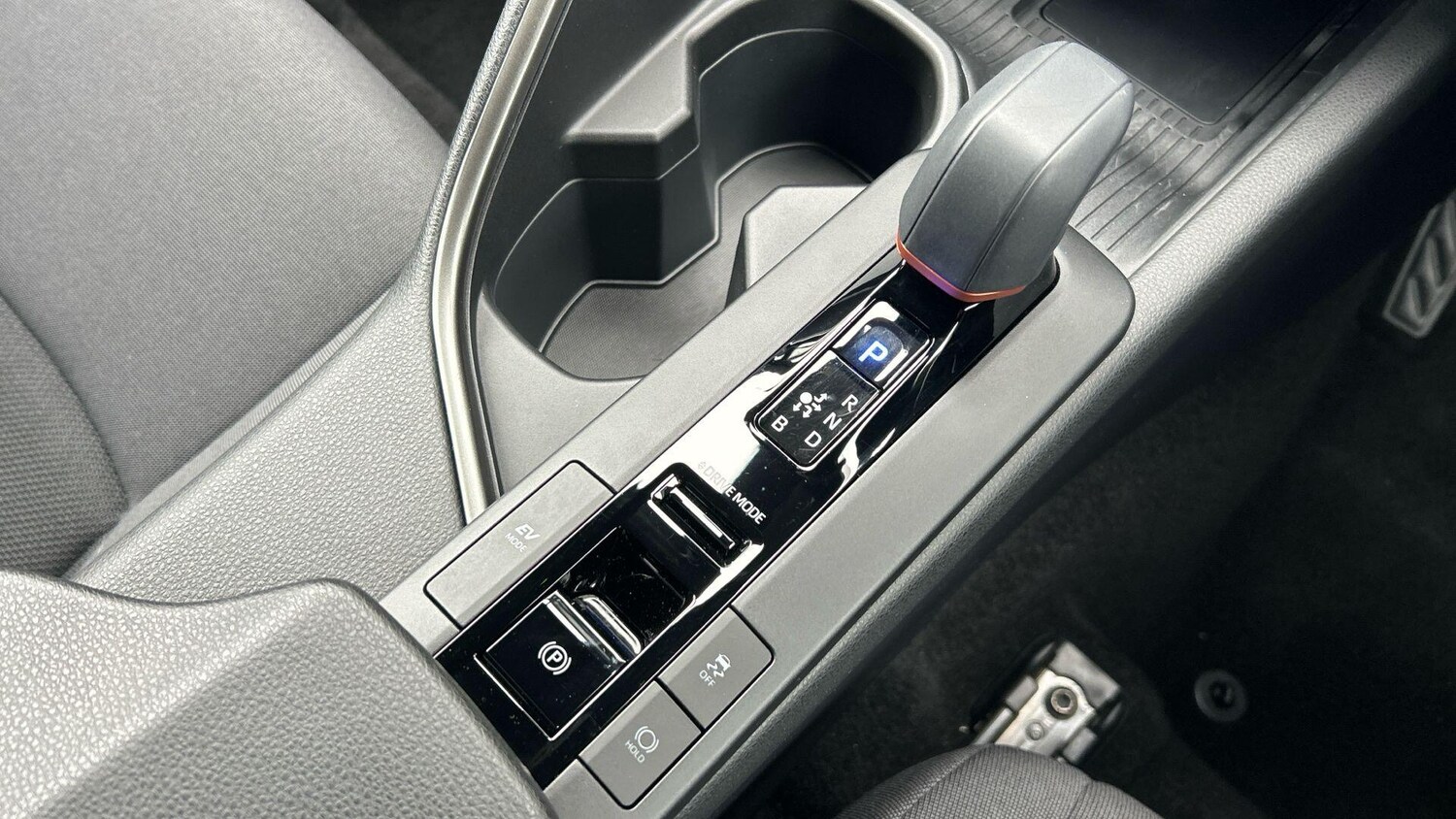 Used Toyota C-HR 2024 for sale - 76370162: Photo 32