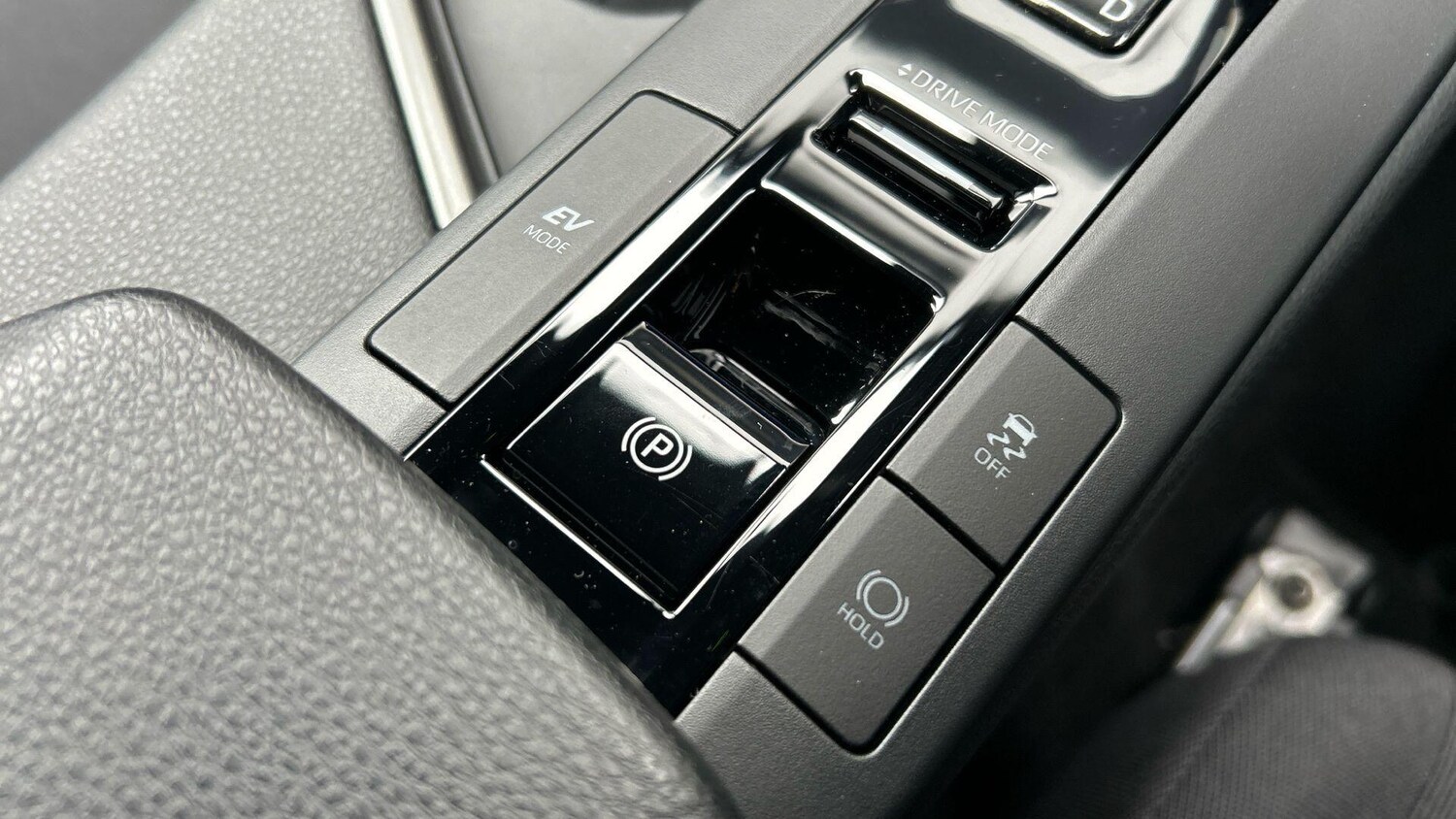 Used Toyota C-HR 2024 for sale - 76370162: Photo 34