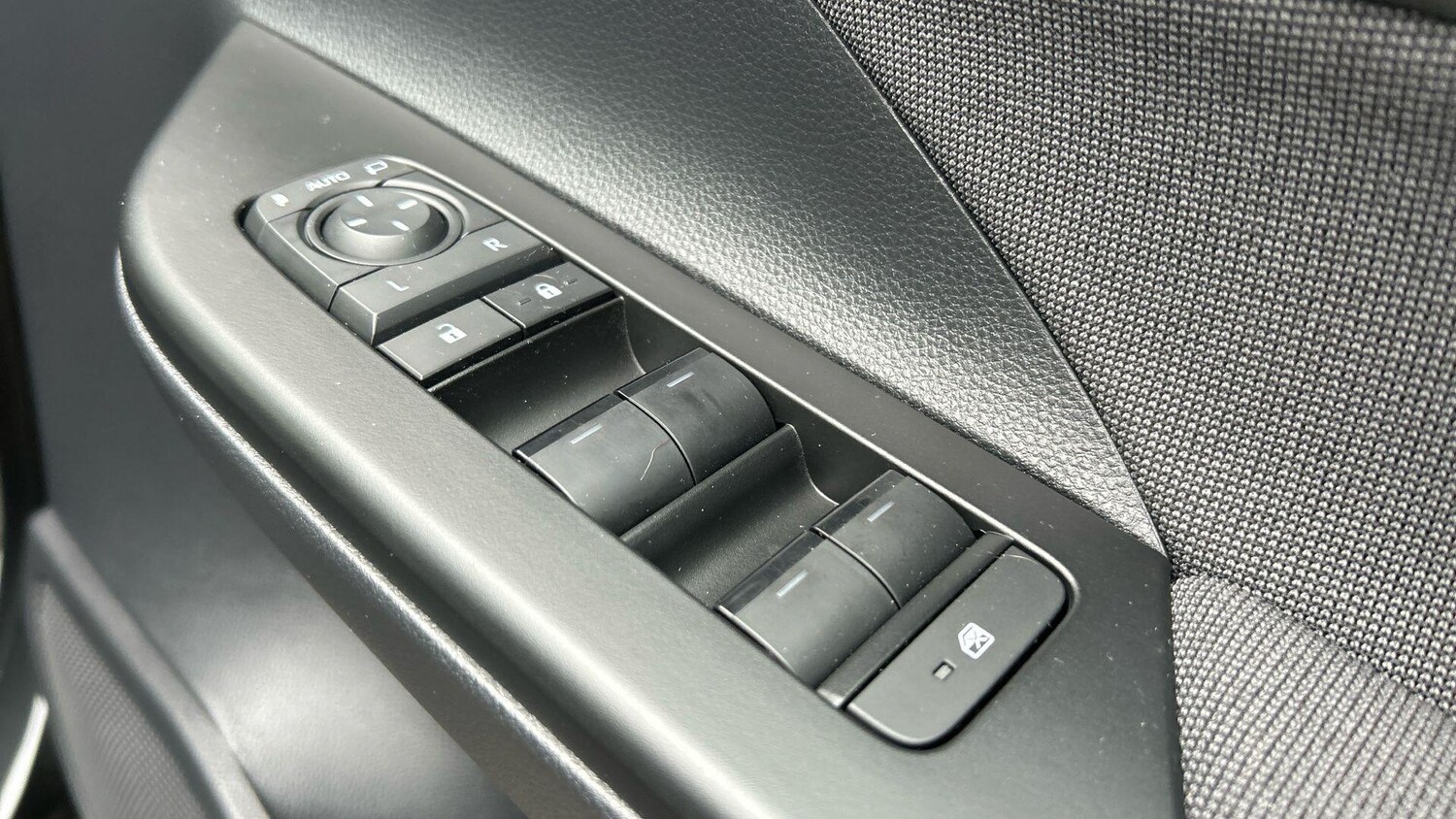 Used Toyota C-HR 2024 for sale - 76370162: Photo 43