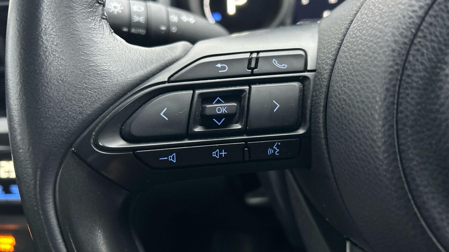 Used Toyota Yaris Cross 2023 for sale - 77253802: Photo 34