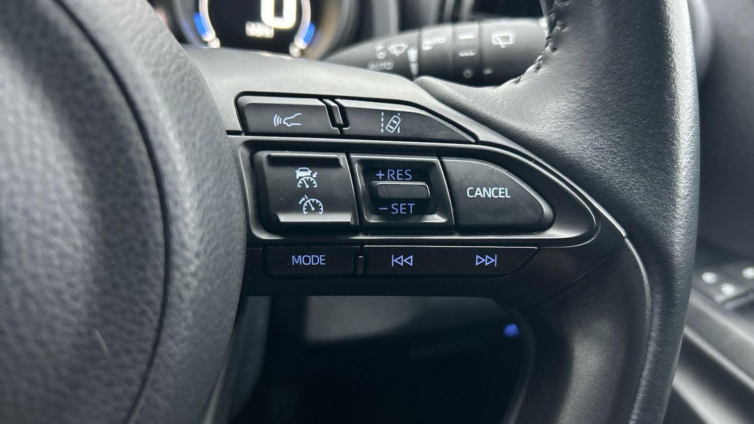 Used Toyota Yaris Cross 2023 for sale - 77253802: Photo 35