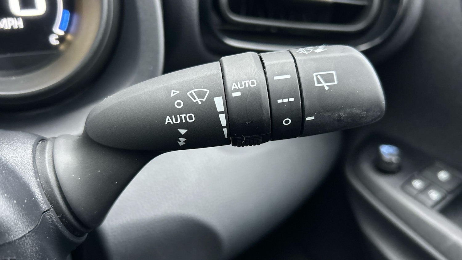 Used Toyota Yaris Cross 2023 for sale - 77253802: Photo 36