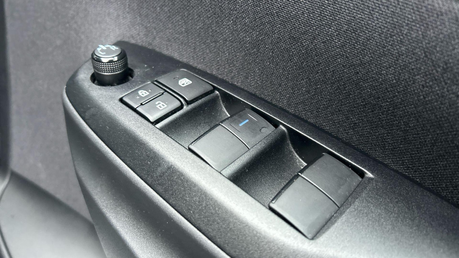 Used Toyota Yaris Cross 2023 for sale - 77253802: Photo 37