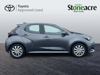 Used Toyota Yaris 2022 for sale - 78136182: Photo