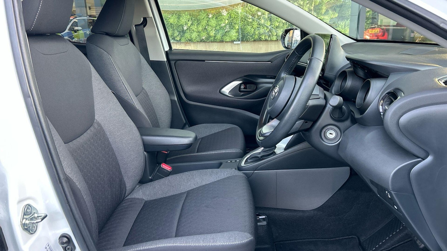 Used Toyota Yaris 2024 for sale - 77238103: Photo 15