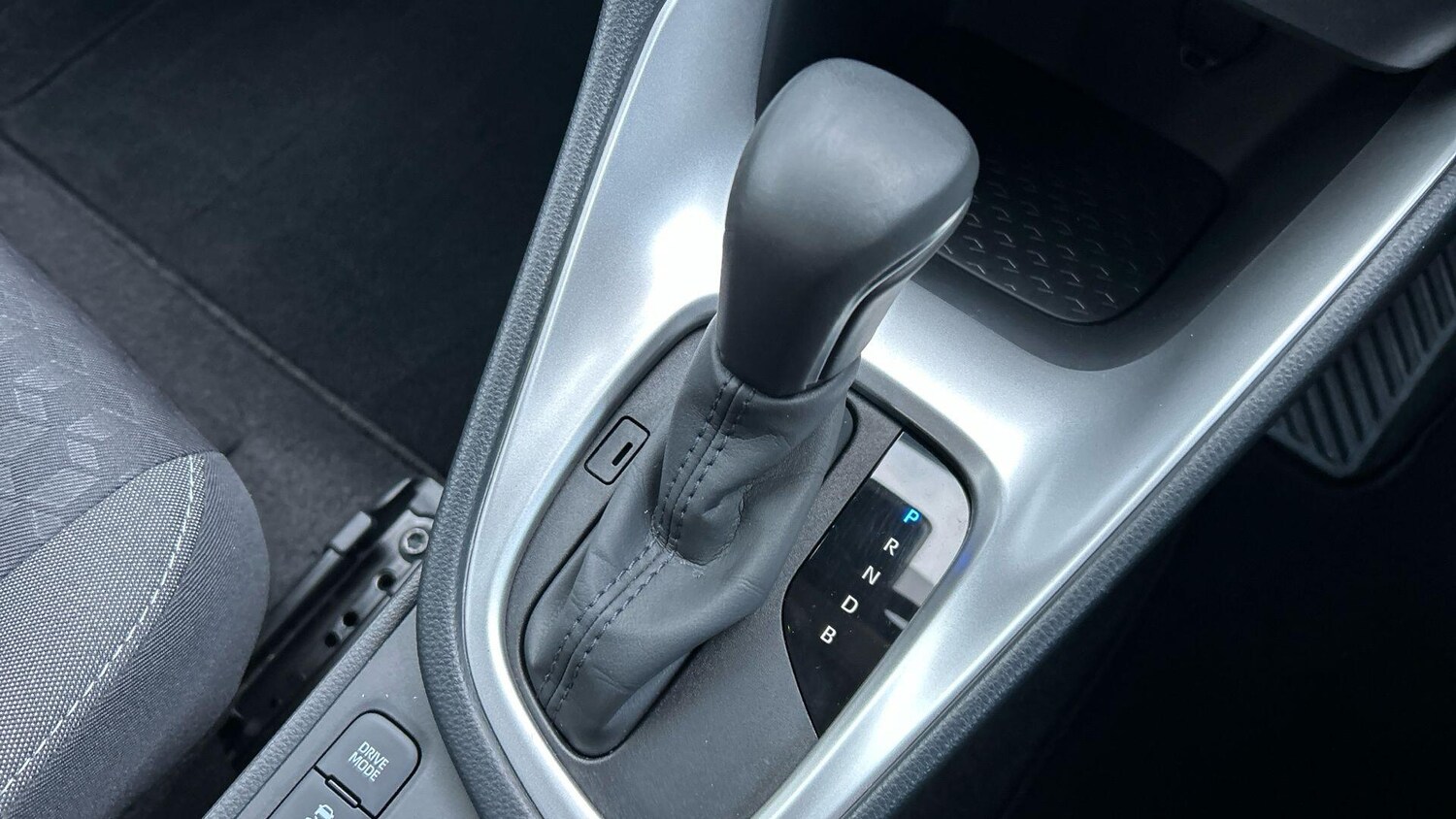 Used Toyota Yaris 2024 for sale - 77238103: Photo 31