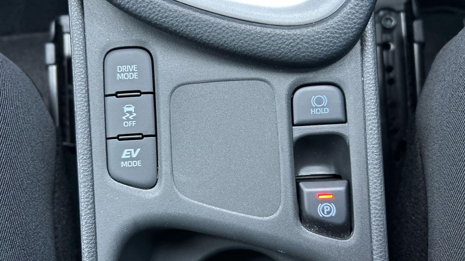 Used Toyota Yaris 2024 for sale - 77238103: Photo 32