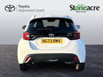 Used Toyota Yaris 2024 for sale - 77238103: Photo