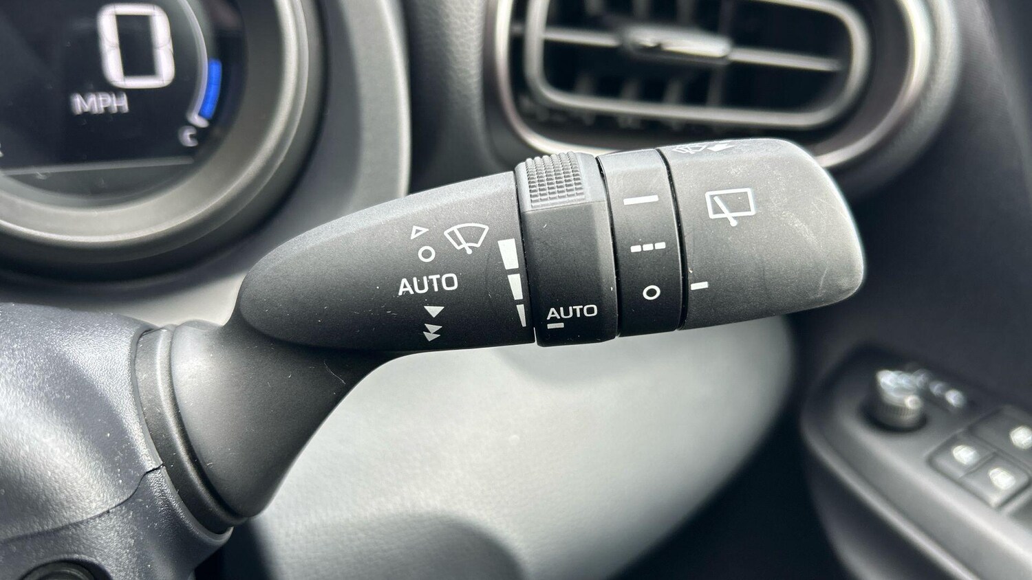 Used Toyota Yaris for sale - 77956999: Photo 38