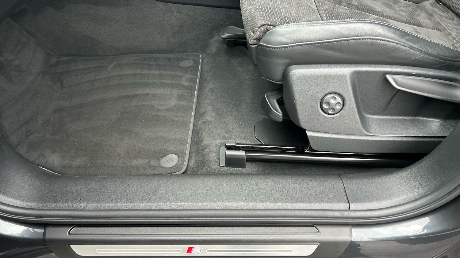 Used Audi Q5 2019 for sale - 76659197: Photo 40