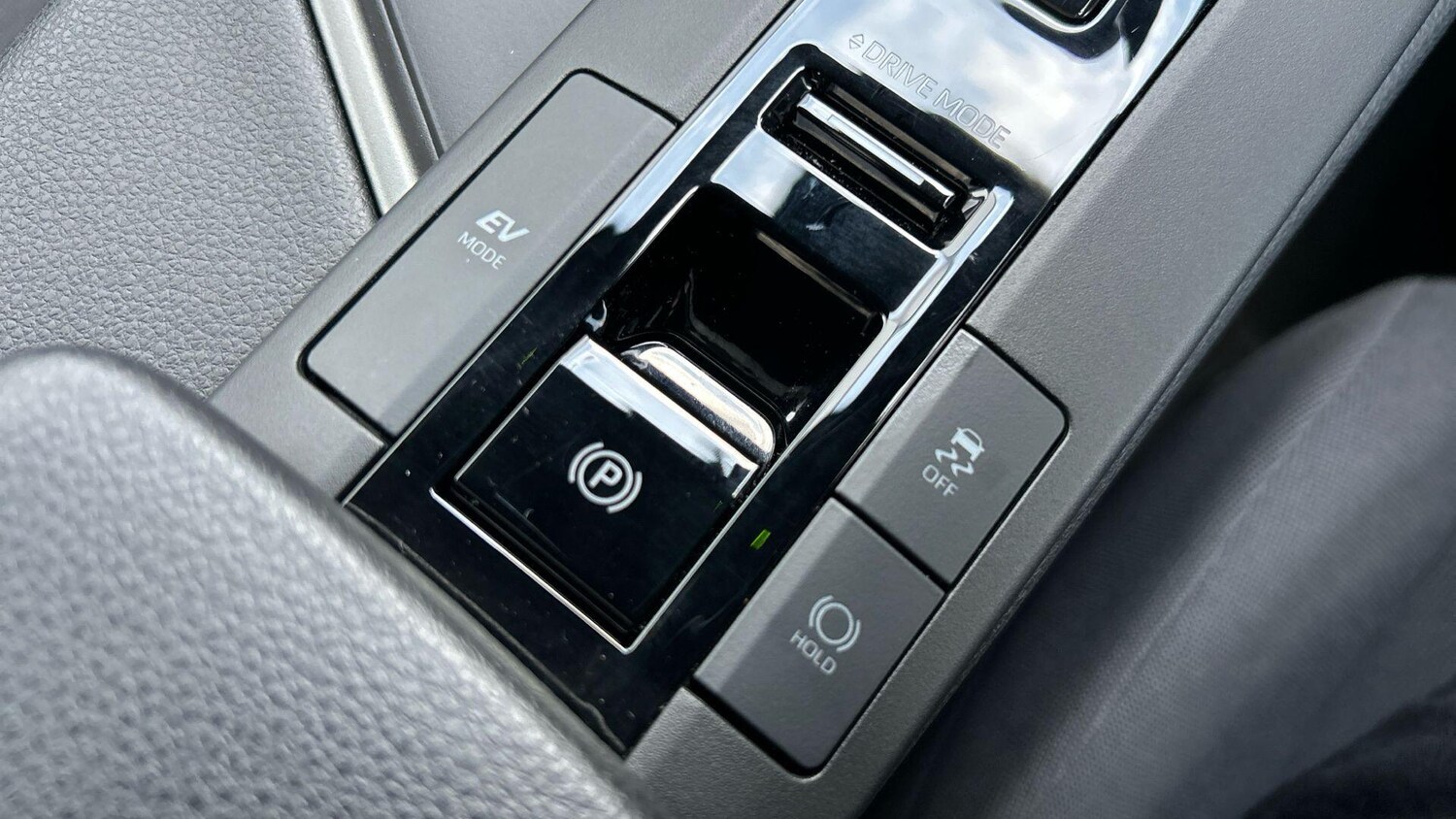 Used Toyota C-HR 2025 for sale - 77709451: Photo 32