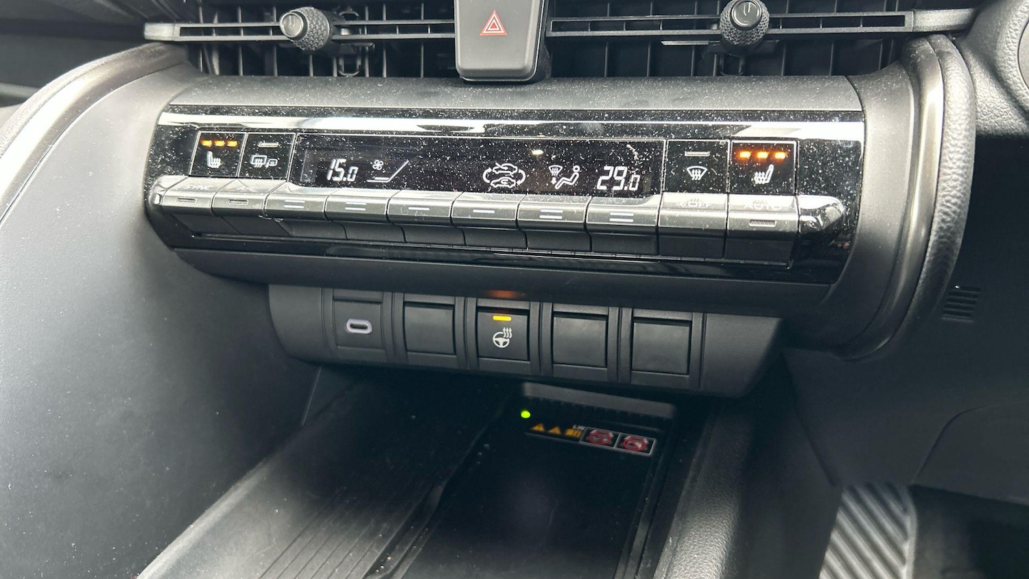 Used Toyota C-HR 2024 for sale - 77202427: Photo 32