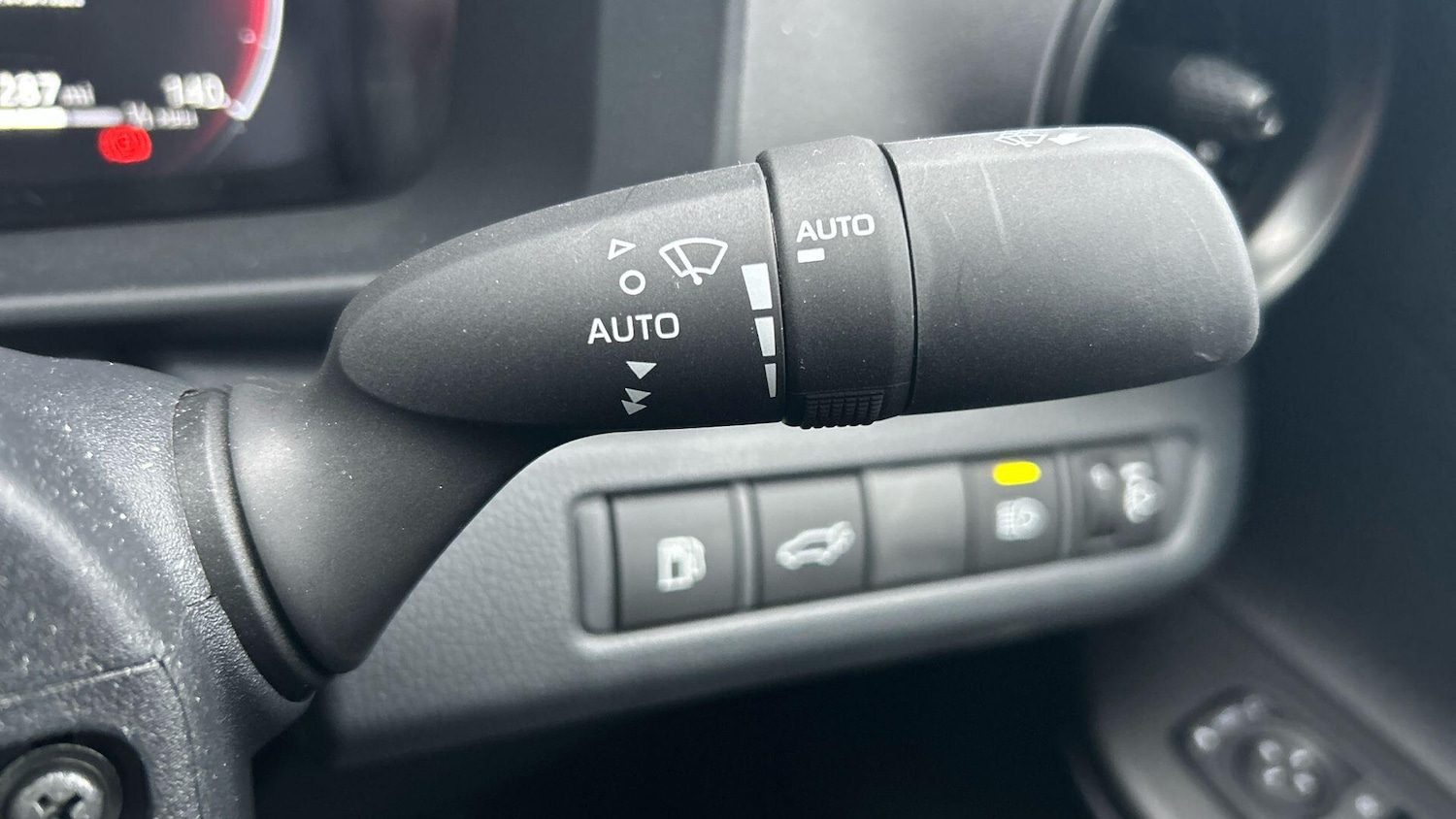 Used Toyota C-HR 2025 for sale - 77202480: Photo 42