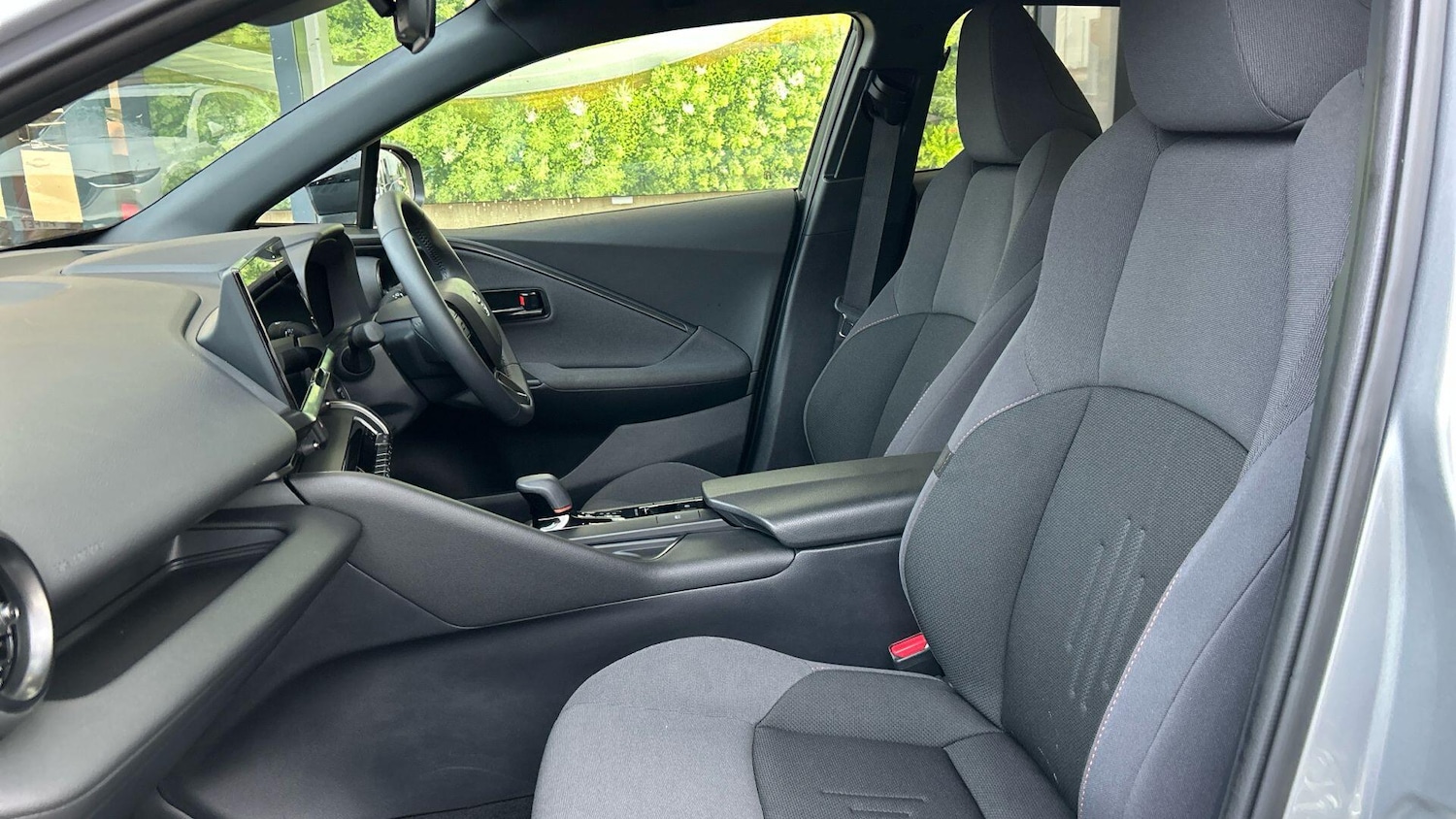 Used Toyota C-HR 2024 for sale - 76825151: Photo 14