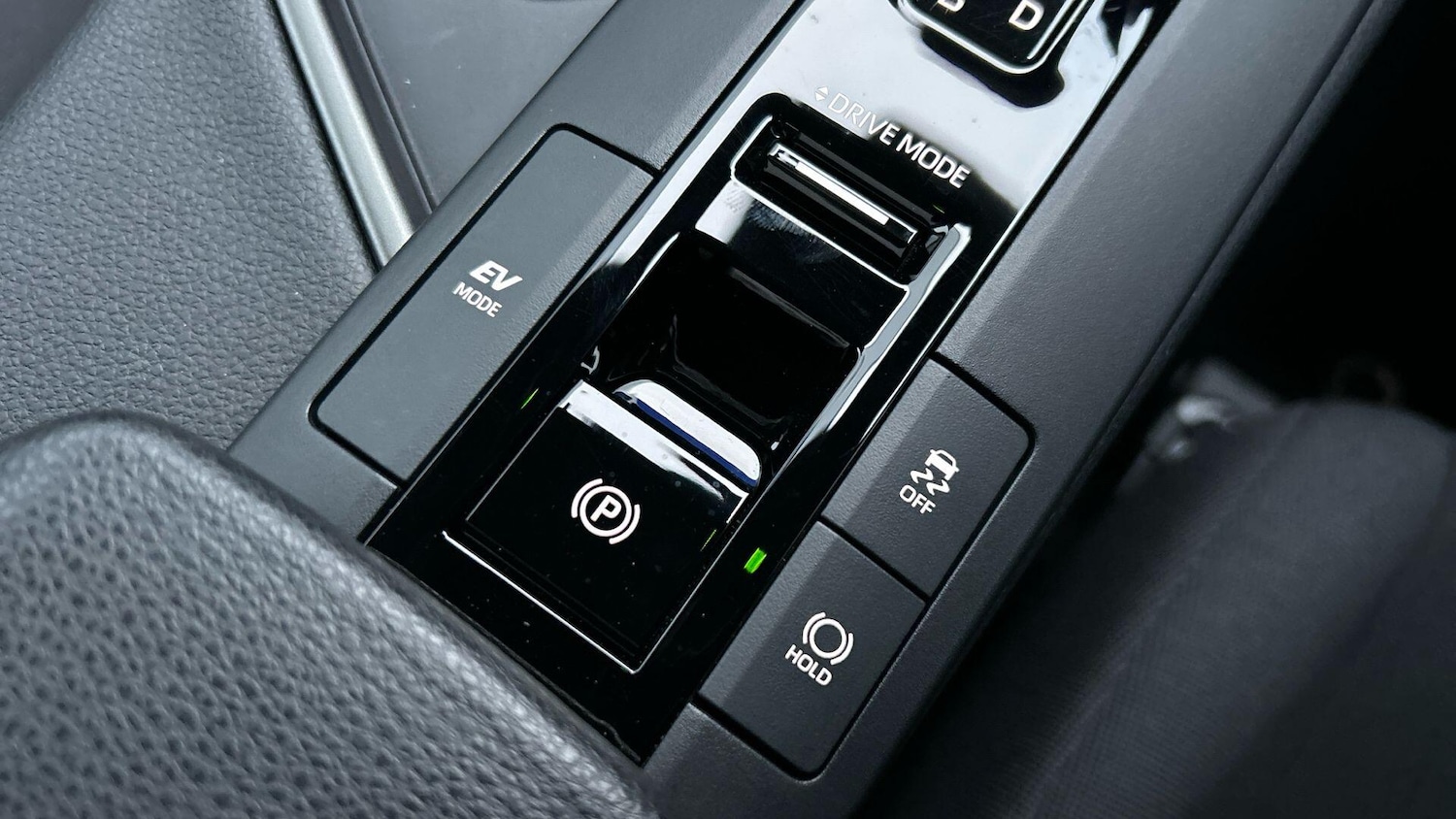 Used Toyota C-HR 2024 for sale - 76825151: Photo 33