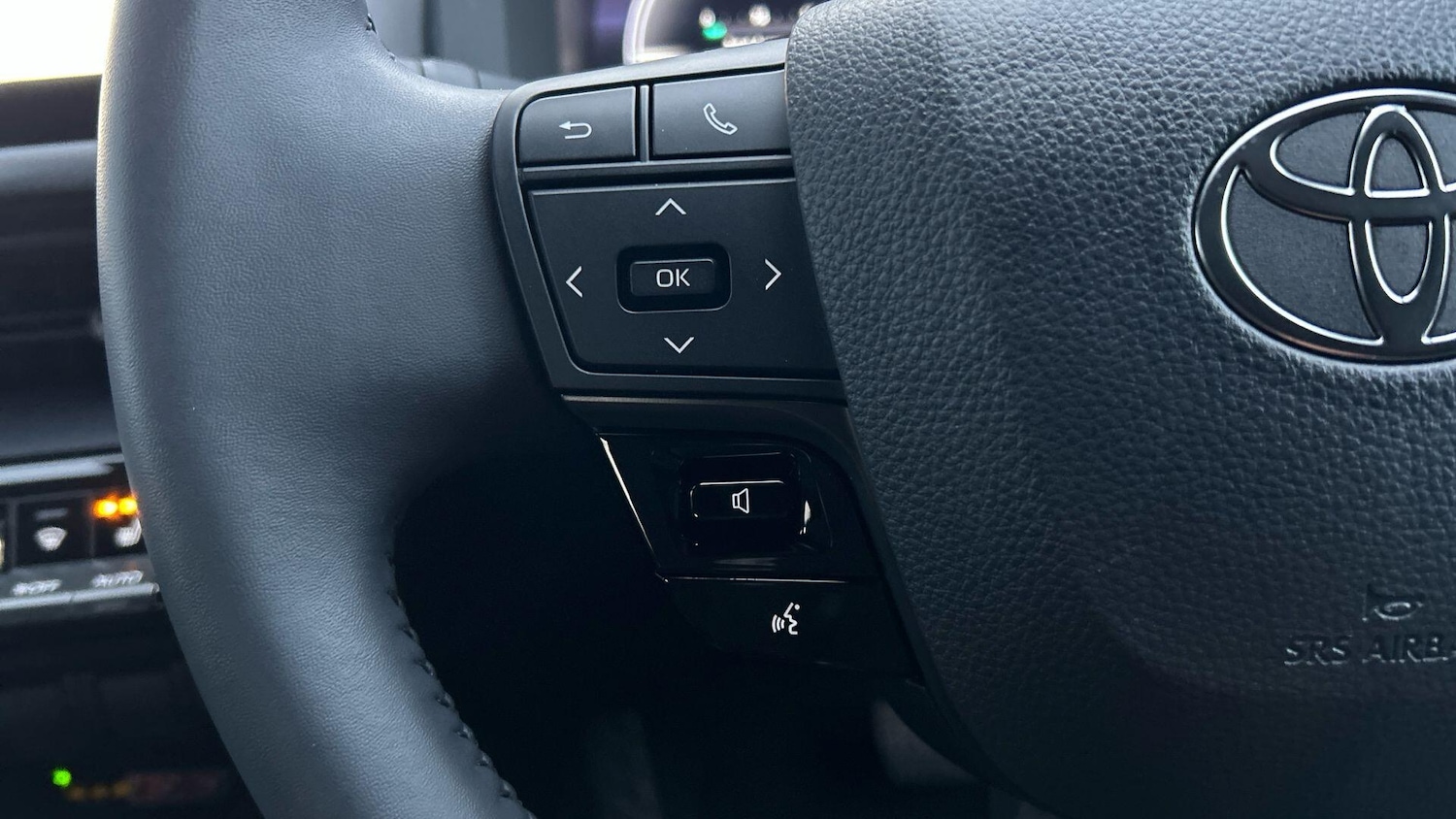 Used Toyota C-HR 2024 for sale - 76825151: Photo 38