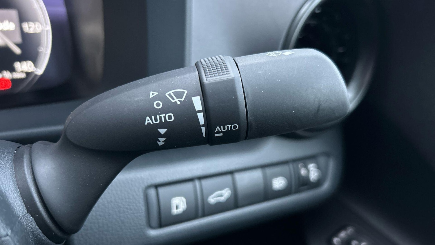 Used Toyota C-HR 2024 for sale - 76825151: Photo 40