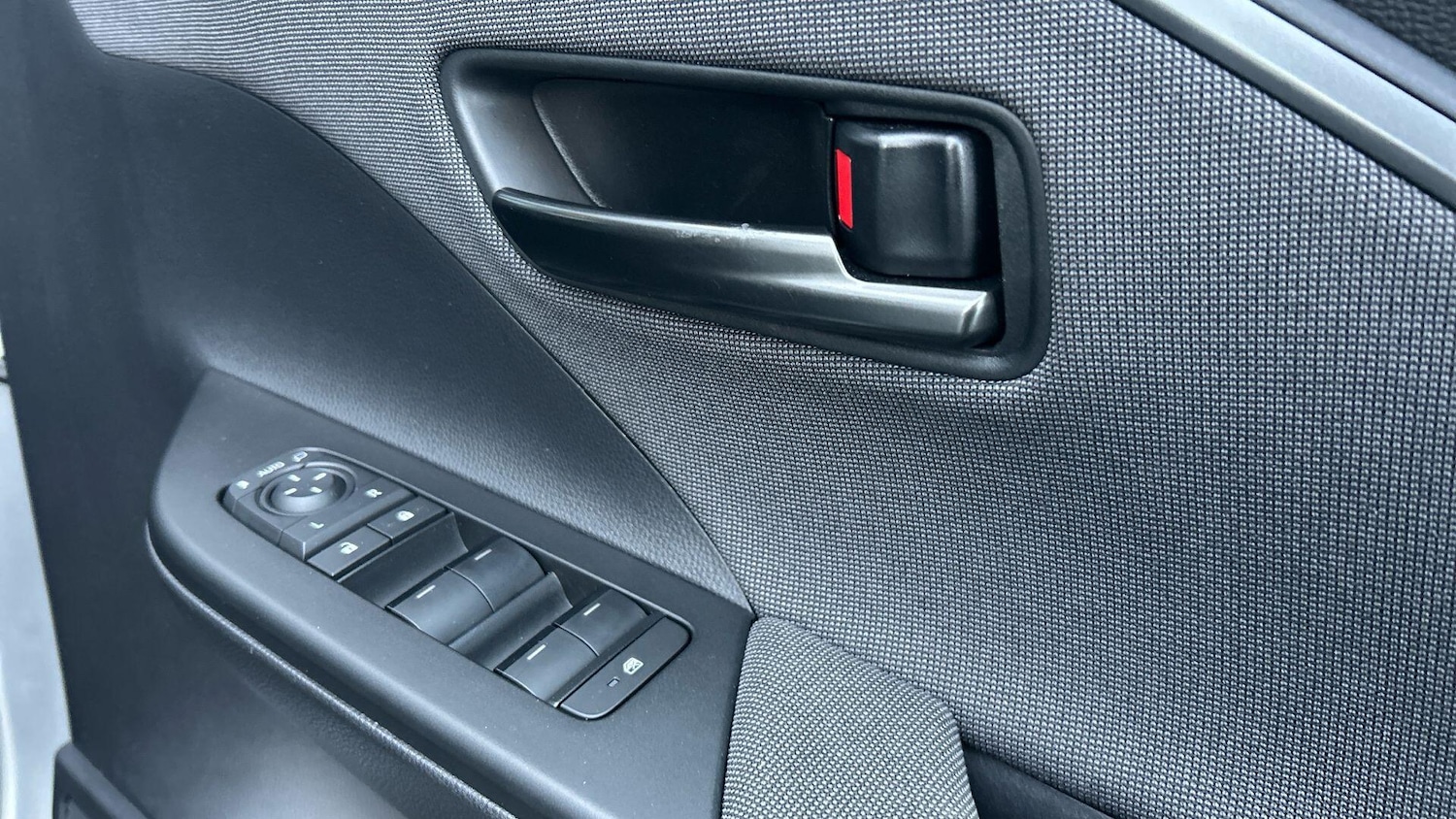 Used Toyota C-HR 2024 for sale - 76825151: Photo 41