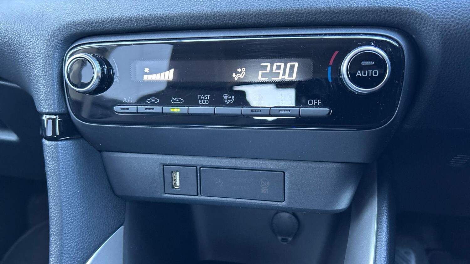 Used Toyota Yaris for sale - 77970692: Photo 29