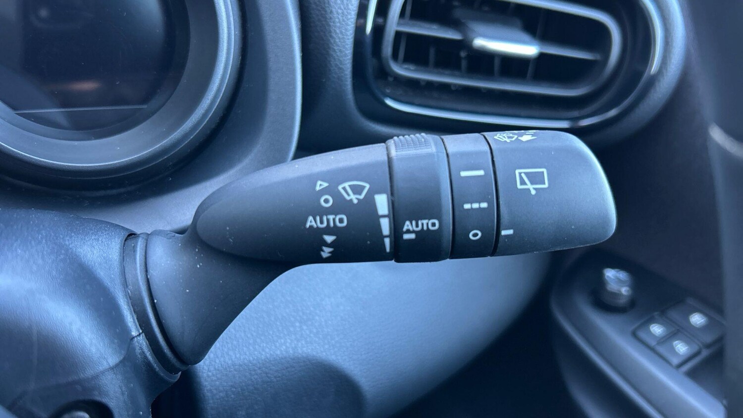 Used Toyota Yaris for sale - 77970692: Photo 35