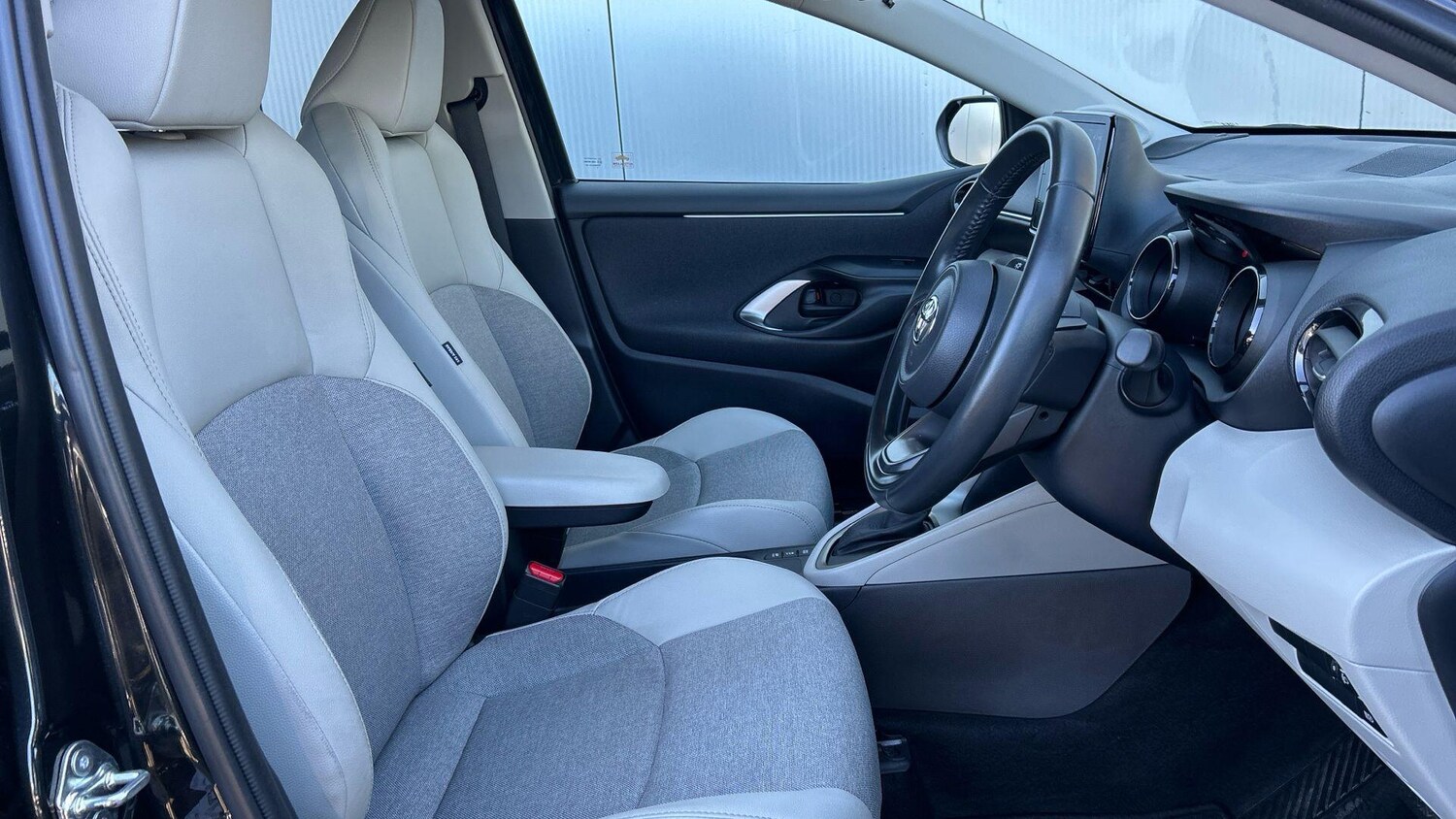 Used Toyota Yaris 2022 for sale - 78171040: Photo 17