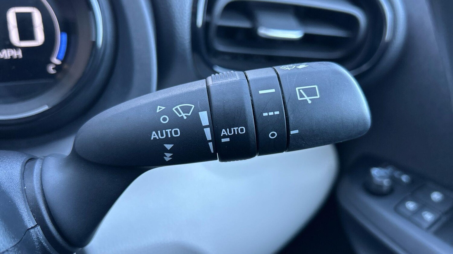 Used Toyota Yaris 2022 for sale - 78171040: Photo 44