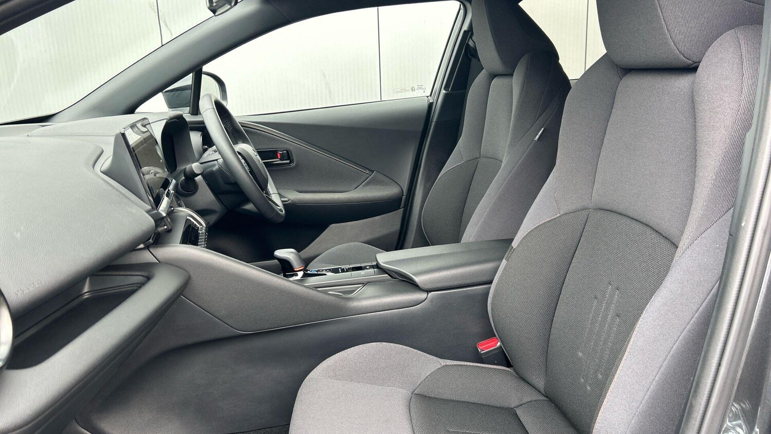 Used Toyota C-HR 2025 for sale - 77683861: Photo 14