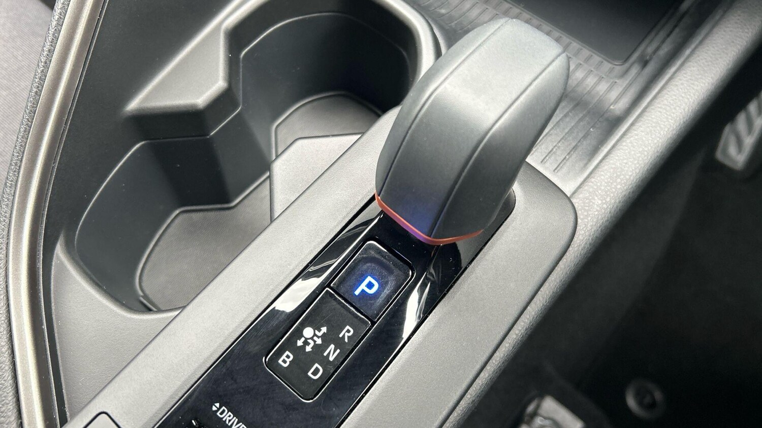 Used Toyota C-HR 2025 for sale - 77683861: Photo 32