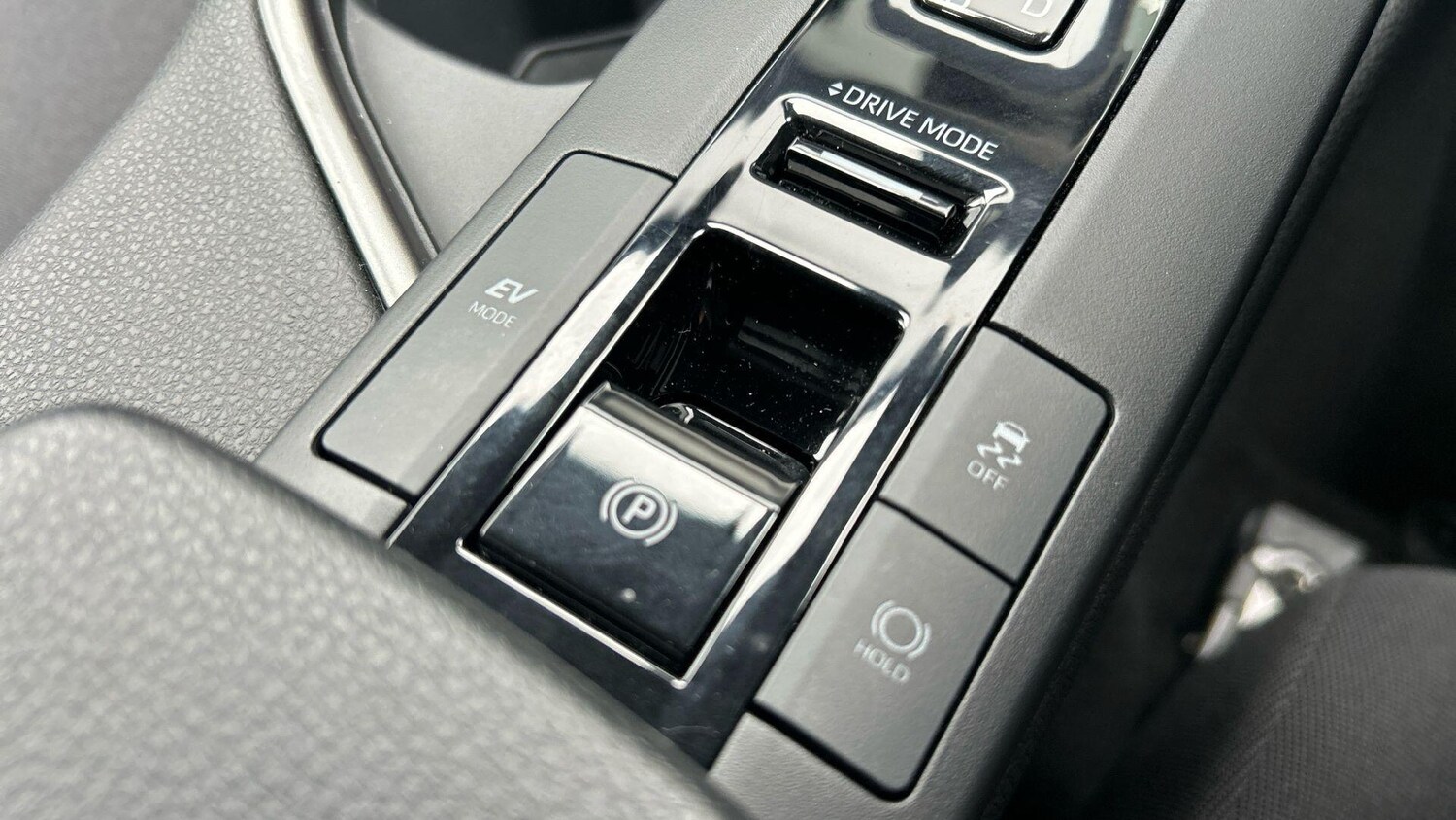 Used Toyota C-HR 2025 for sale - 77683861: Photo 33