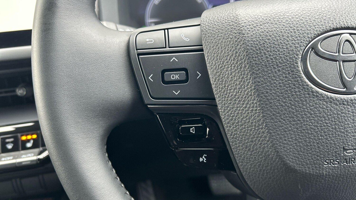 Used Toyota C-HR 2025 for sale - 77683861: Photo 38