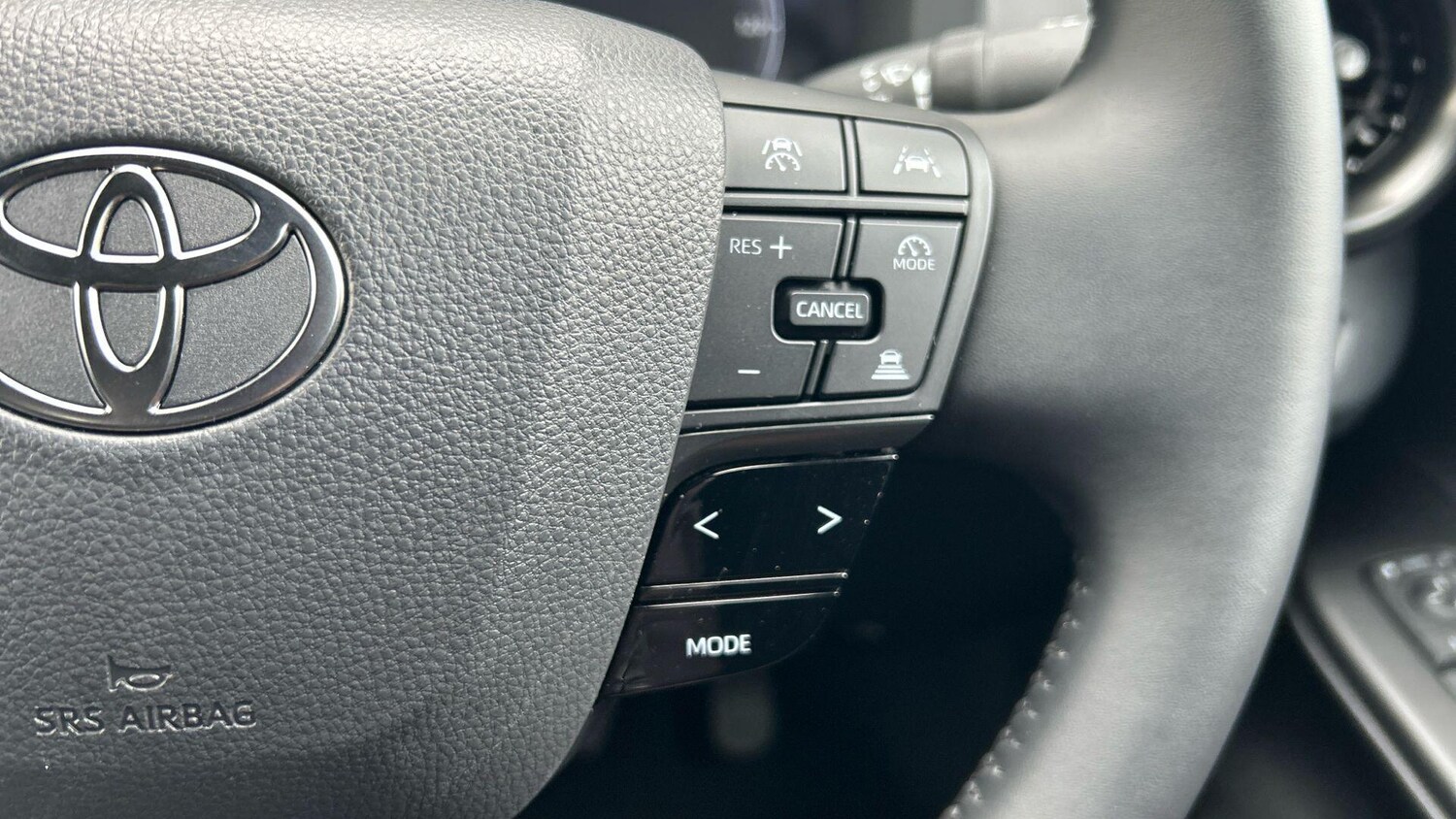 Used Toyota C-HR 2025 for sale - 77683861: Photo 39