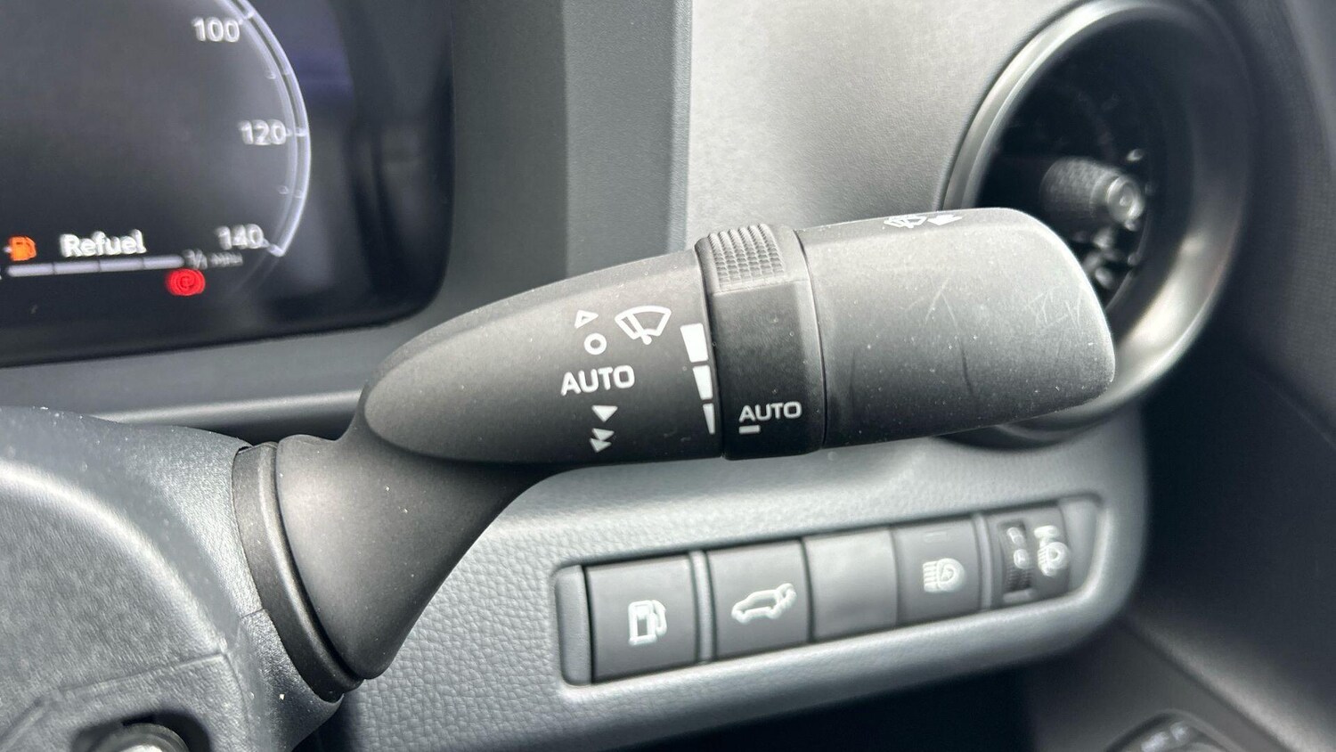 Used Toyota C-HR 2025 for sale - 77683861: Photo 40