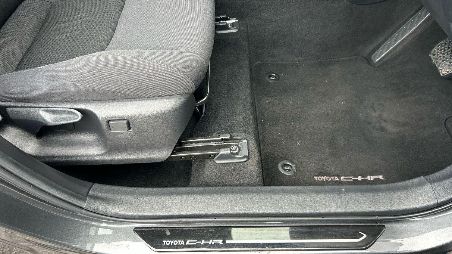 Used Toyota C-HR 2025 for sale - 77683861: Photo 43