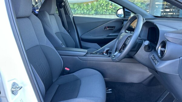 Used Toyota C-HR 2024 for sale - 76122707: Photo 17