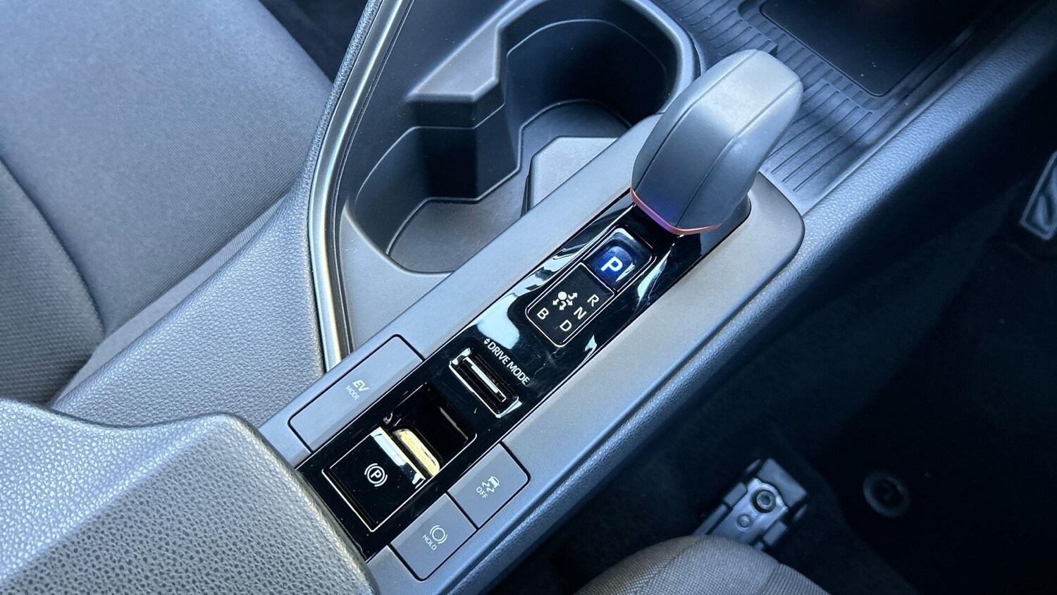 Used Toyota C-HR 2024 for sale - 76122707: Photo 32