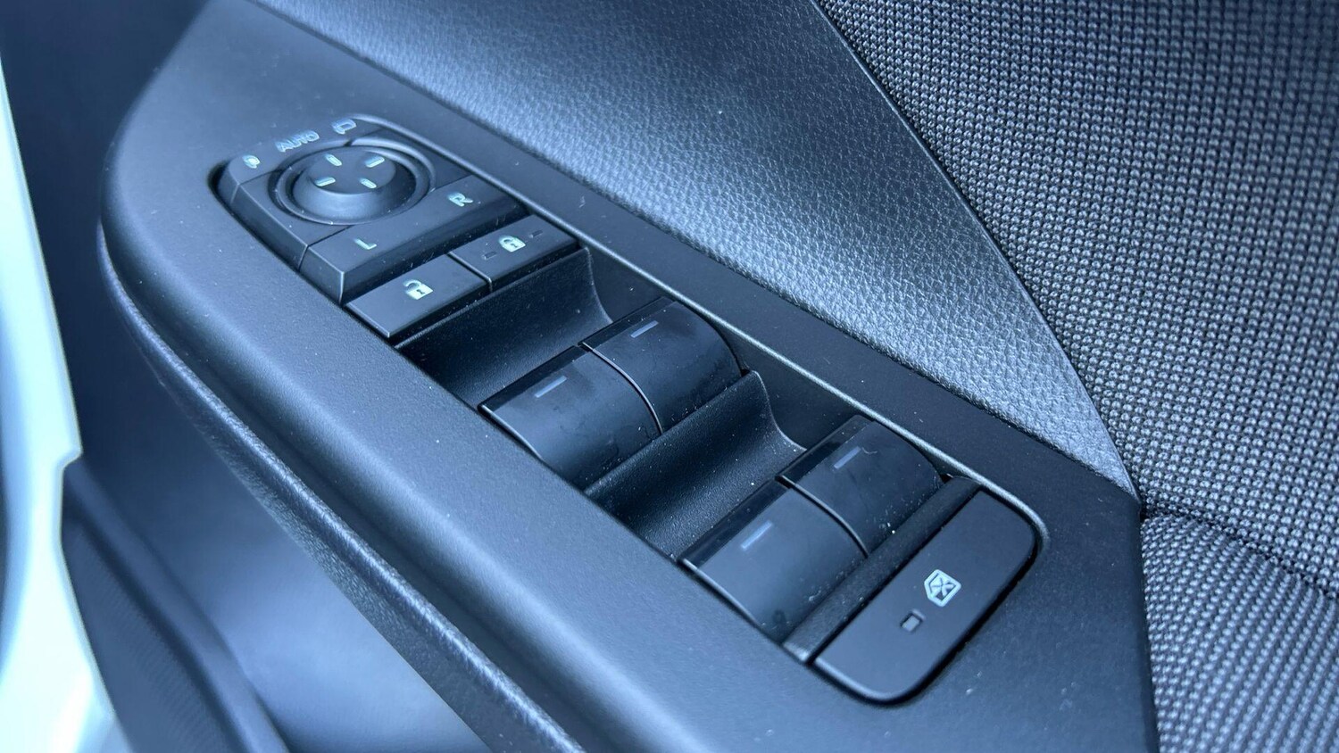 Used Toyota C-HR 2024 for sale - 76122707: Photo 38