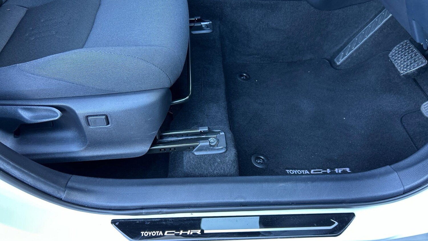 Used Toyota C-HR 2024 for sale - 76122707: Photo 40