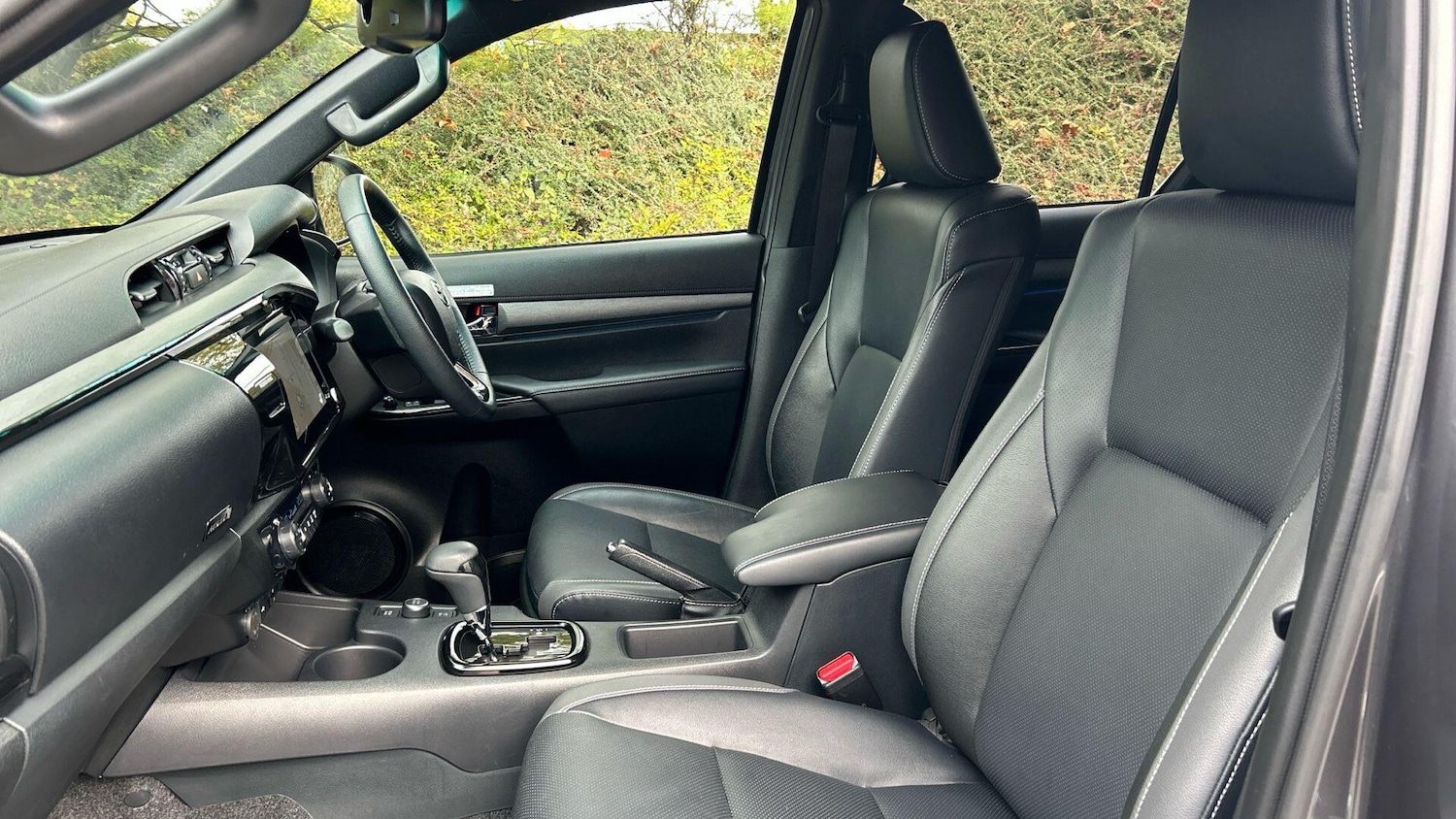 Used Toyota Hilux 2025 for sale - 76549388: Photo 14