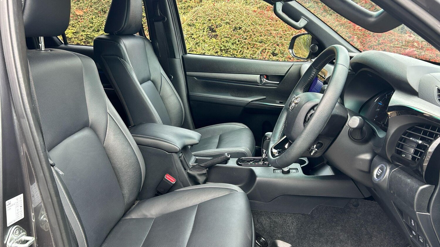 Used Toyota Hilux 2025 for sale - 76549388: Photo 15