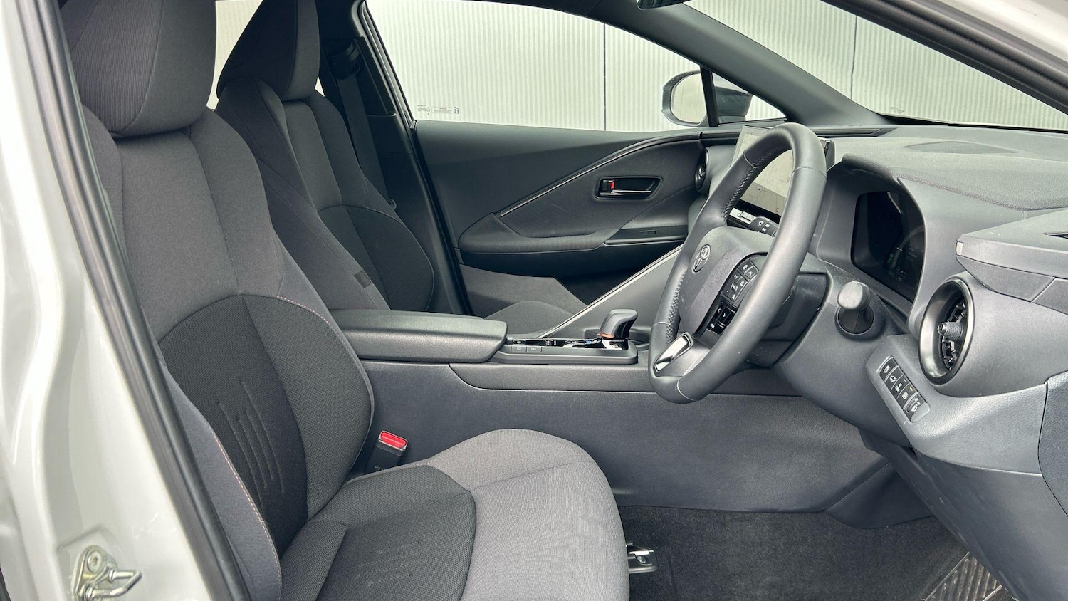 Used Toyota C-HR 2024 for sale - 76926411: Photo 15