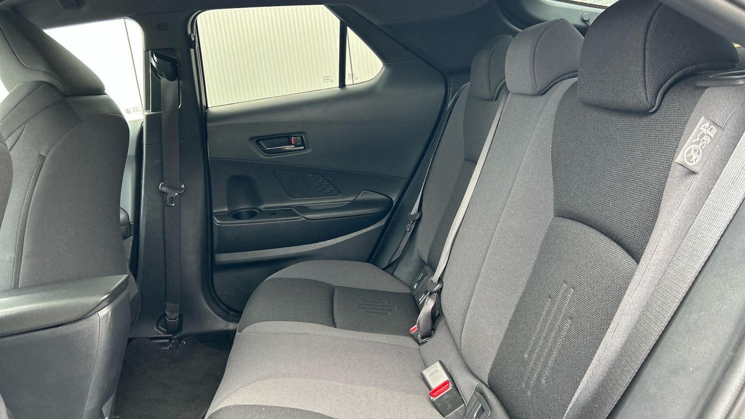 Used Toyota C-HR 2024 for sale - 76926411: Photo 17