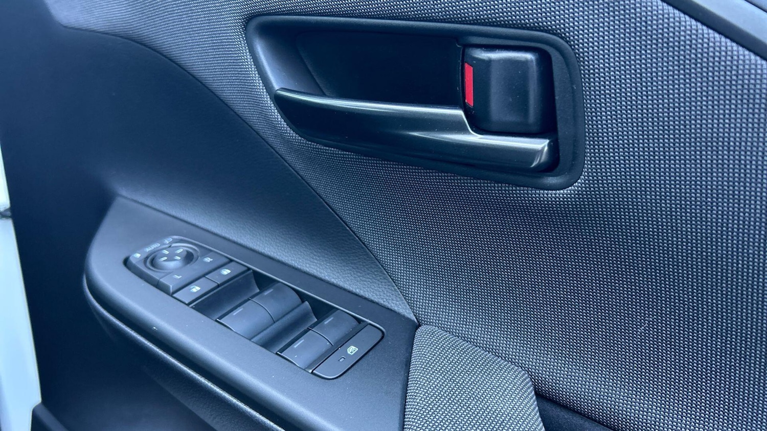 Used Toyota C-HR 2024 for sale - 77768003: Photo 42