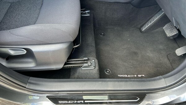 Used Toyota C-HR 2024 for sale - 76042209: Photo 40